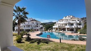 Piso en venta en Los Naranjos - Las Brisas en Marbella