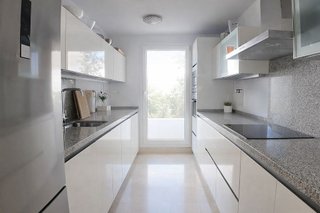 Piso en venta en Los Naranjos - Las Brisas en Marbella