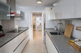 Piso en venta en Los Naranjos - Las Brisas en Marbella
