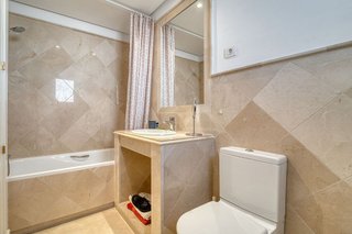 Piso en venta en Los Naranjos - Las Brisas en Marbella