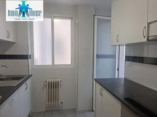 Piso en venta en Hospital - Parque sur en Albacete