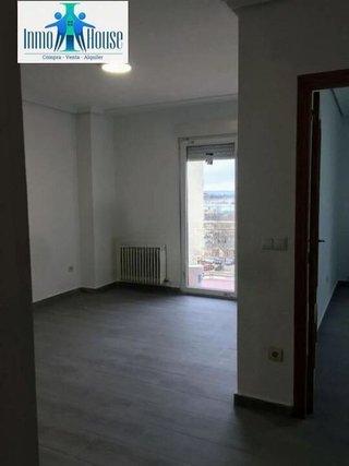 Piso en venta en Hospital - Parque sur en Albacete