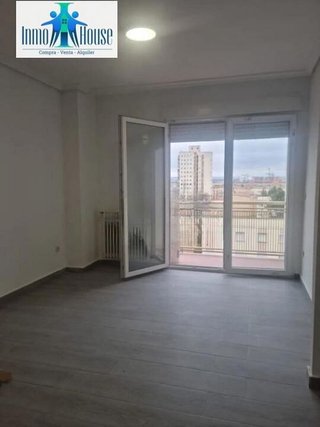 Piso en venta en Hospital - Parque sur en Albacete