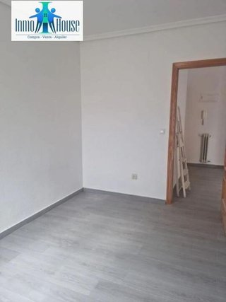 Piso en venta en Hospital - Parque sur en Albacete