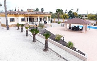 Chalet en venta en Catral