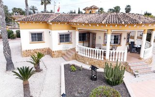 Chalet en venta en Catral