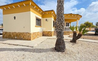 Chalet en venta en Catral