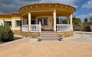 Chalet en venta en Catral
