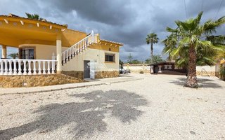 Chalet en venta en Catral