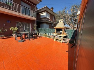 Casa adosada en venta en Montornès del Vallès