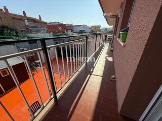 Casa adosada en venta en Montornès del Vallès