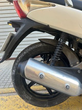 Honda SH 125 Scooter Blanca