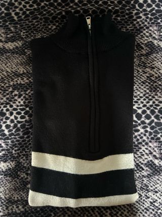 Abito a maglia a righe bianco e nero