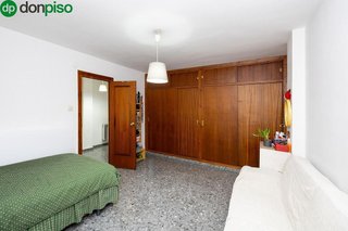 Piso en venta en Pajaritos - Plaza de Toros en Granada