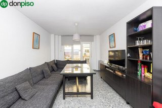 Piso en venta en Pajaritos - Plaza de Toros en Granada