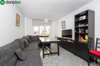 Piso en venta en Pajaritos - Plaza de Toros en Granada
