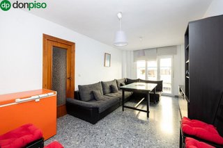Piso en venta en Pajaritos - Plaza de Toros en Granada