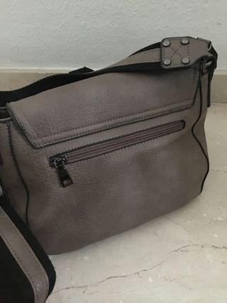Bolso de tienda local beige y negro