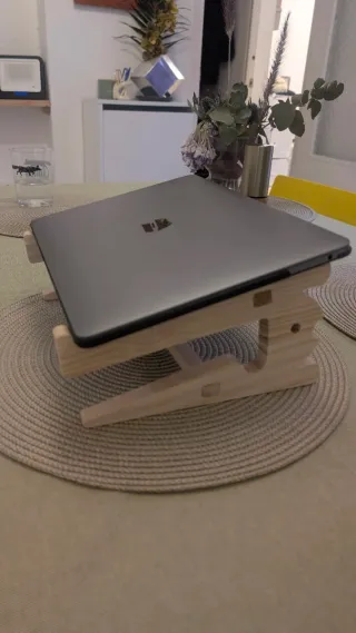 Soporte y elevador madera portátil computadora