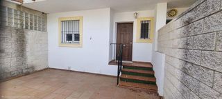 Casa adosada en venta en La Granja-La Colina-Los Pastores en Algeciras