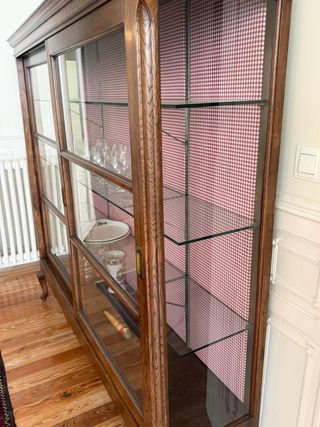 Vitrina clásica madera puertas correderas