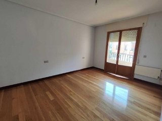 Piso en venta en San Adrián