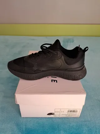 Zapatillas McKenzie Talla 39 Negras