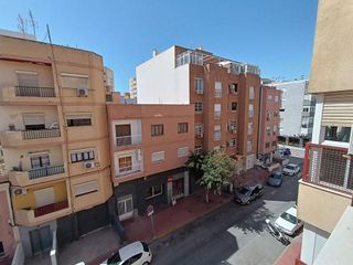 Piso en venta en Ciudad Jardín - Tagarete - El Zapillo en Almería