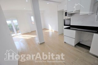 Piso en venta en Nou Moles en Valencia