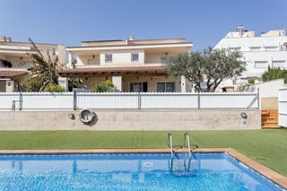Casa pareada en venta en Els Munts en Torredembarra