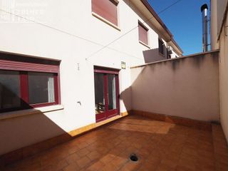 Casa adosada en venta en Tomelloso