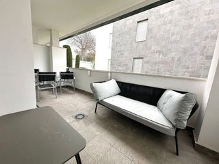 Piso en venta en Los Naranjos - Las Brisas en Marbella