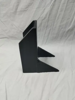 Soporte de hierro para sujetar piezas.