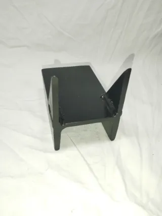 Soporte de hierro para sujetar piezas.