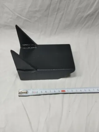 Soporte de hierro para sujetar piezas.