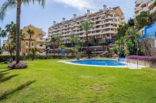 Dúplex en venta en Nueva Andalucía centro en Marbella