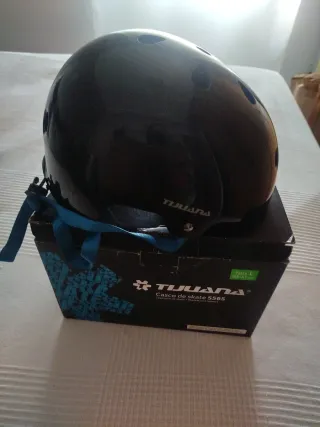 Casco de skate negro