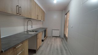 Piso en venta en Los Olivos en Huesca