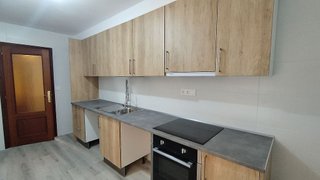 Piso en venta en Los Olivos en Huesca