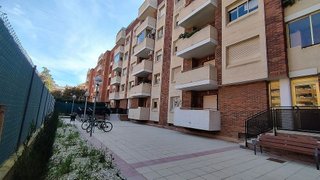 Piso en venta en Los Olivos en Huesca