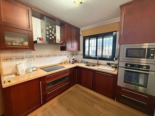 Casa adosada en venta en La Granja-La Colina-Los Pastores en Algeciras