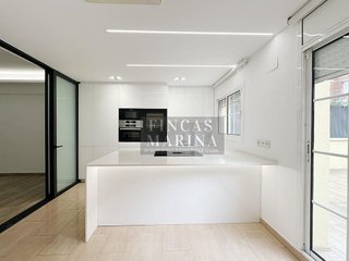 Casa adosada en venta en Passeig Maragall - Zona Estació en Gavà