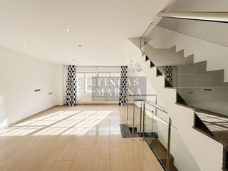 Casa adosada en venta en Passeig Maragall - Zona Estació en Gavà