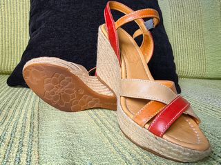 Sandalia cuña cuero artesanal T36