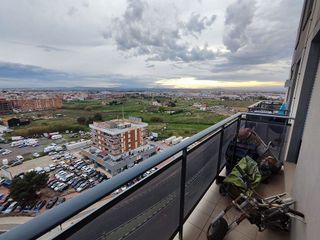 Piso en venta en La Torre en Valencia