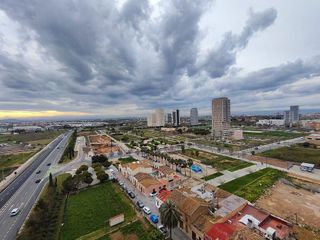 Piso en venta en La Torre en Valencia