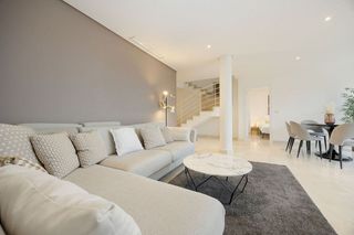 Piso en venta en Los Naranjos - Las Brisas en Marbella