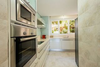 Piso en venta en Los Naranjos - Las Brisas en Marbella