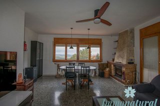 Chalet en venta en Torrelles de Llobregat