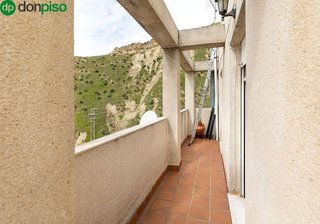 Casa adosada en venta en Crta. De la Sierra en Granada